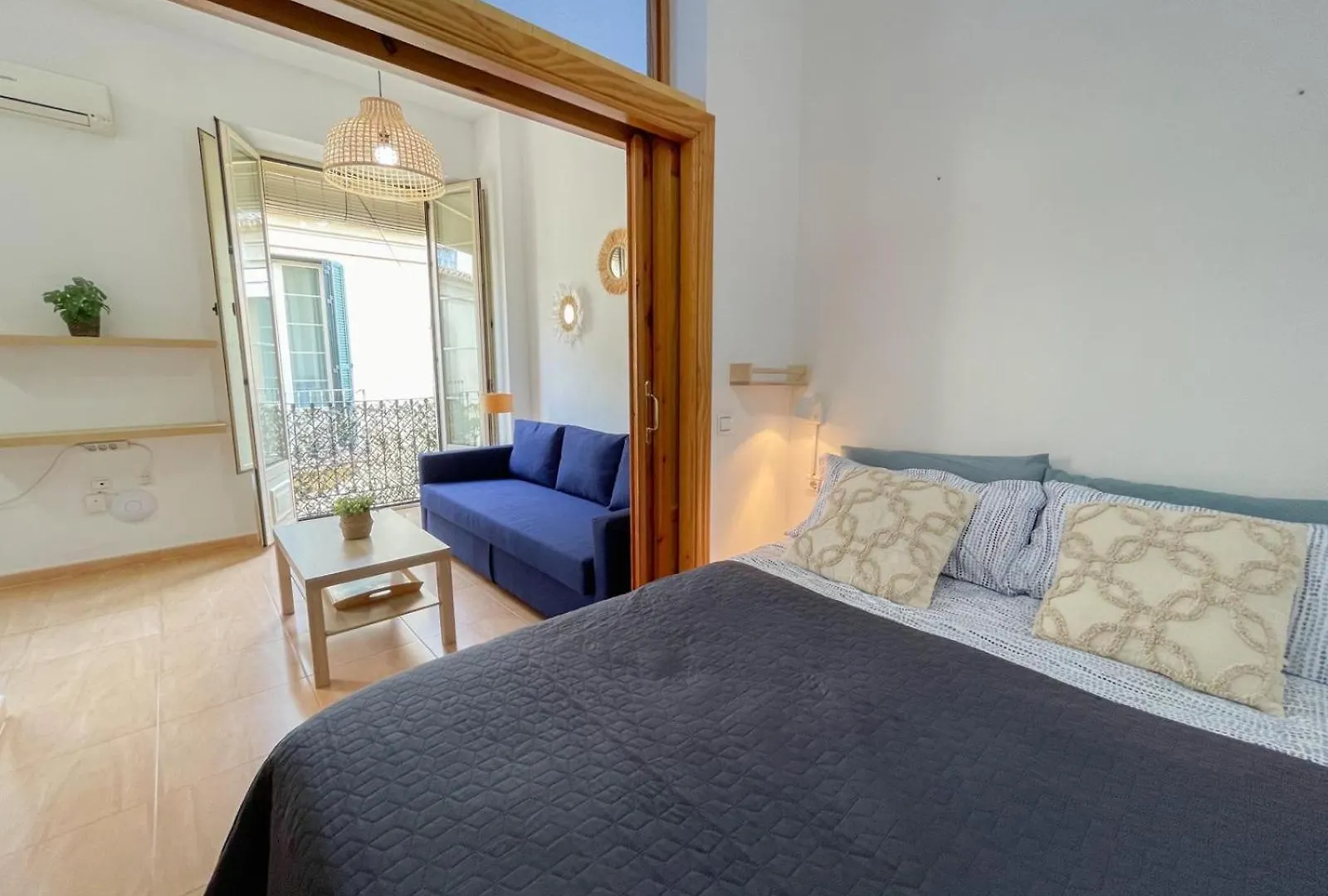 Apartman Plz De La Merced Apartamentos Solera Málaga